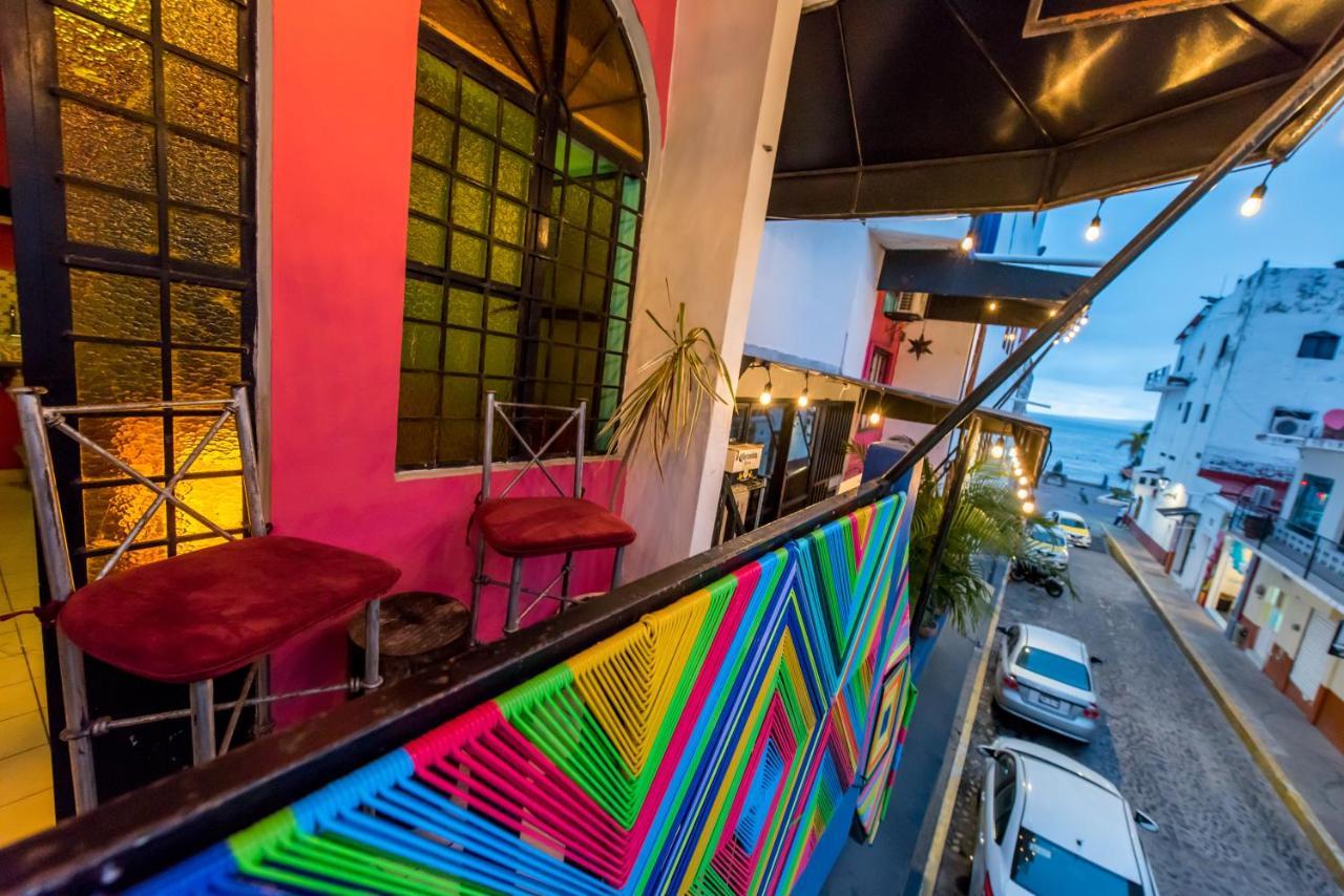 Отель Casa Maria Malecon Пуэрто-Вальярта Экстерьер фото