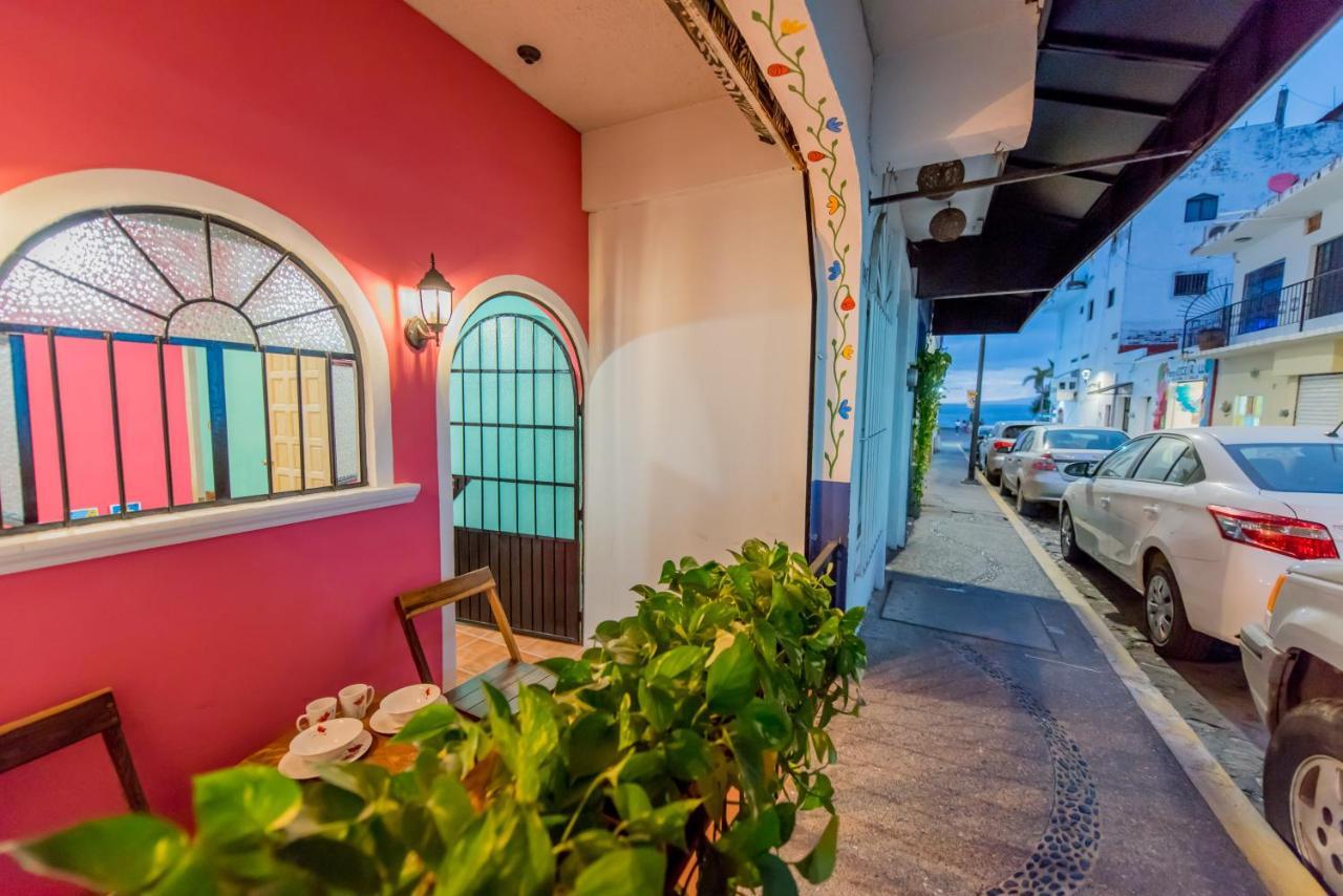 Отель Casa Maria Malecon Пуэрто-Вальярта Экстерьер фото